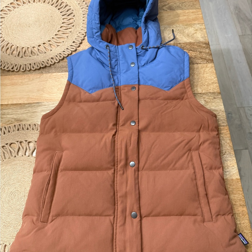 Patagonia Brown and Blue Hooded Puffer Vest size Medium